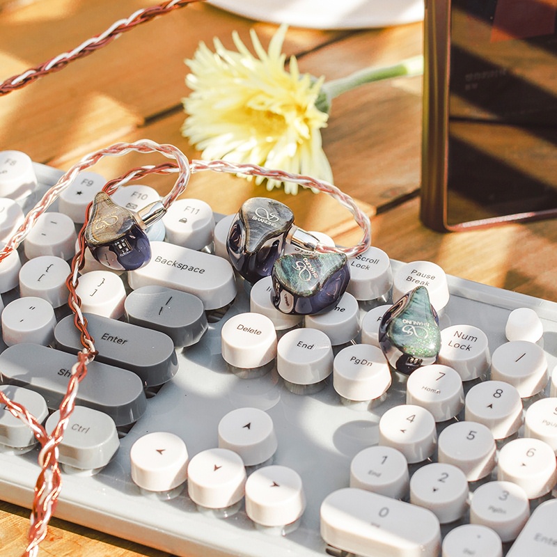 山靈ME800旗艦級圈鐵耳機(jī)正式發(fā)布，零售價(jià)4298元，首發(fā)價(jià)3998元！12月10日-14日，全網(wǎng)發(fā)售！